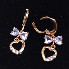 Cargar imagen en el visor de la galería, Clear crystal bow tie with hanging heart