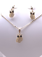 Load image into Gallery viewer, Owl with black crystal eyes