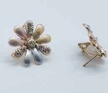 Load image into Gallery viewer, Laminated multi color daisies with clear crystals (set)