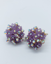 Load image into Gallery viewer, Purple blooming rose with clear crystals (set)