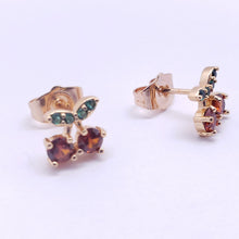 Cargar imagen en el visor de la galería, Red cherries with a green leaf