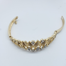 Load image into Gallery viewer, Laminated pointed flower pedals design with clear crystals set