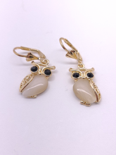 Load image into Gallery viewer, Owl with black crystal eyes