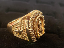 Cargar imagen en el visor de la galería, Our lady of Guadalupe / Rosa de Guadalupe in Hollow upside down horseshoe with crystals (clear)