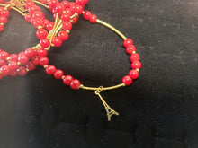 Cargar imagen en el visor de la galería, Cherry red pearl bangle with hanging pendants
