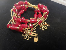 Cargar imagen en el visor de la galería, Dark red circle and diamond shaped crystal bangle with hanging pendant