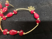 Cargar imagen en el visor de la galería, Dark red circle and diamond shaped crystal bangle with hanging pendant