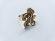 Load image into Gallery viewer, Gold rose design with clear crystals (set)