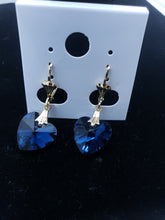 Cargar imagen en el visor de la galería, Navy blue crystal hearts