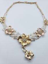 Load image into Gallery viewer, Gold rose design with clear crystals (set)