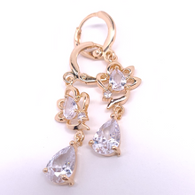 Load image into Gallery viewer, Clear crystal flower with a hanging crystal (clear)