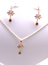 Cargar imagen en el visor de la galería, Multi color cryatal star with hanging red crystal