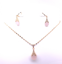 Load image into Gallery viewer, Eiffel Tower on a pink crystal balloon