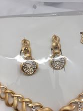 Cargar imagen en el visor de la galería, Laminated ribbon with hole design with clear crystals (sets)