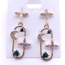 Cargar imagen en el visor de la galería, Moon crest and star with green crystals