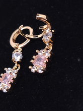 Cargar imagen en el visor de la galería, Elegant hanging pink square crystal