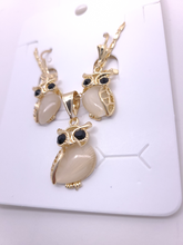 Load image into Gallery viewer, Owl with black crystal eyes