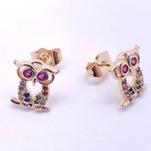 Cargar imagen en el visor de la galería, Hollow red eye Owl with multi color crystals