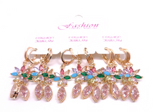 Cargar imagen en el visor de la galería, Multi color flower with a hanging pink crystal