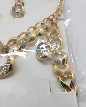 Cargar imagen en el visor de la galería, Laminated ribbon with hole design with clear crystals (sets)