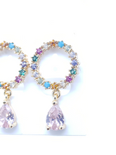 Cargar imagen en el visor de la galería, Multi colored crystal hollow circle with hanging pink crystal