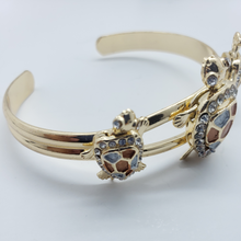 Cargar imagen en el visor de la galería, Dual shell color Tri turtles with clear crystals