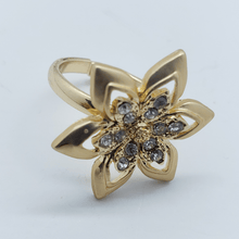 Load image into Gallery viewer, Laminated pointed flower pedals design with clear crystals set