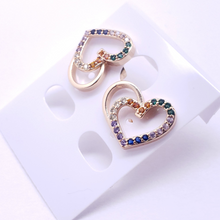 Cargar imagen en el visor de la galería, 3d heart with multi coloed crystals