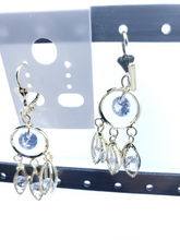 Cargar imagen en el visor de la galería, Dream catcher design with clear crystals