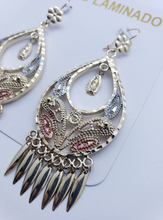 Cargar imagen en el visor de la galería, Tri color laminated baskets with Our lady of Guadalupe and hanging pedals