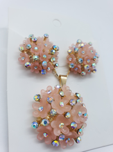 Load image into Gallery viewer, Blooming pink rose with clear crystals (set)