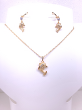 Cargar imagen en el visor de la galería, Shiny dolphin with clear crystals