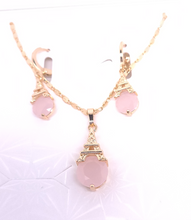 Load image into Gallery viewer, Eiffel Tower on a pink crystal balloon