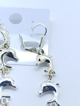 Cargar imagen en el visor de la galería, Tri color hanging dolphins