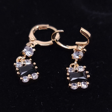 Load image into Gallery viewer, Elegant hanging black square crystal