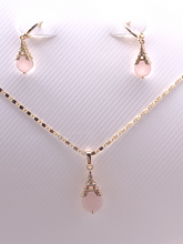 Load image into Gallery viewer, Eiffel Tower on a pink crystal balloon