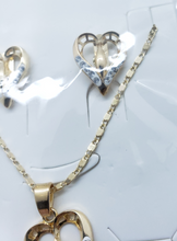 Load image into Gallery viewer, Hollow white heart with clear crystals (set)