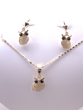 Load image into Gallery viewer, Owl with black crystal eyes