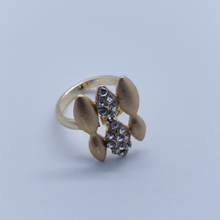 Load image into Gallery viewer, Laminated hanging pedals with clear crystals (set)