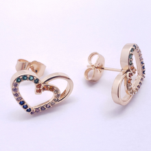 Cargar imagen en el visor de la galería, 3d heart with multi coloed crystals