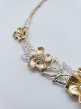Load image into Gallery viewer, Gold rose design with clear crystals (set)