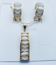 Load image into Gallery viewer, White Crystal Row with crystals (set)