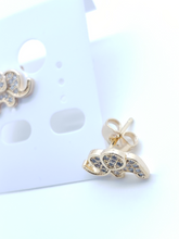 Cargar imagen en el visor de la galería, Small laminated elephant with clear crystals