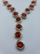 Cargar imagen en el visor de la galería, Large red crystal circles surrounded with clear crystals (set)