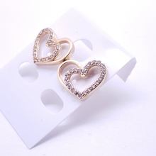 Cargar imagen en el visor de la galería, 3d heart with clear crystals