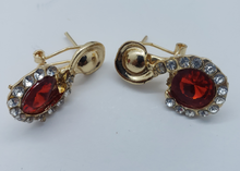 Cargar imagen en el visor de la galería, Large red crystal circles surrounded with clear crystals (set)