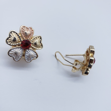 Cargar imagen en el visor de la galería, Shimmering four leaf clover tri color with a red crystal (set)