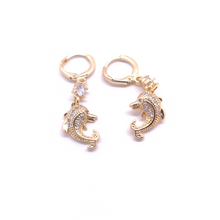 Cargar imagen en el visor de la galería, Shiny dolphin with clear crystals