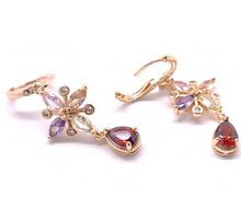 Cargar imagen en el visor de la galería, Multi color cryatal star with hanging red crystal