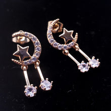 Cargar imagen en el visor de la galería, Moon crest with star and hanging crystals (clear)